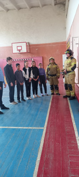 Пожарно-тактическое занятие в школе.